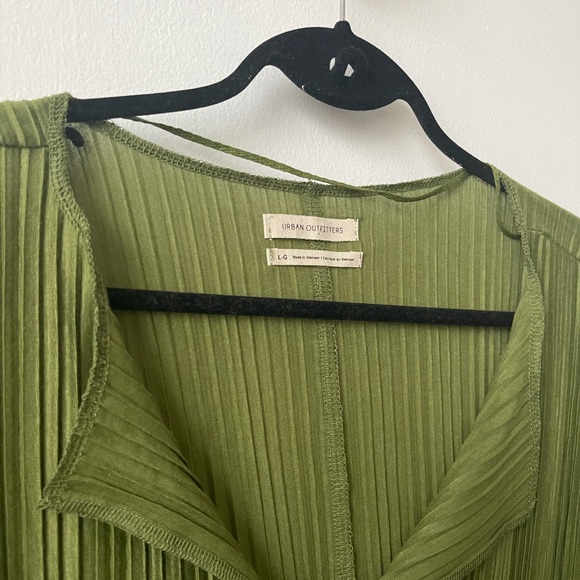 URBAN OUTFITTERS GREEN TOP - Picture 2 of 4